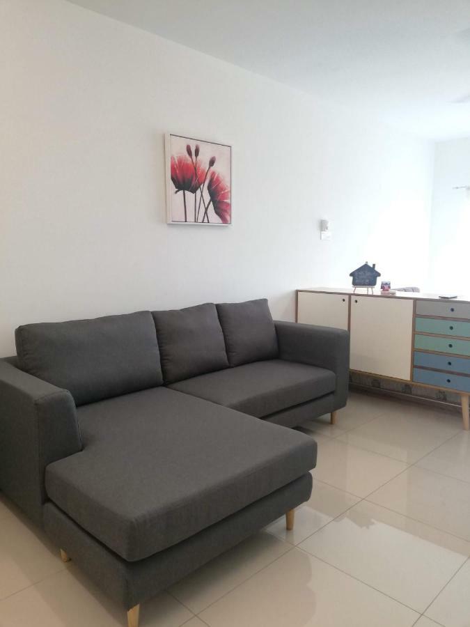 2 Carpark Gep 5 Star Hotel Bed & Sofa Studio Seri Kembangan Exterior foto